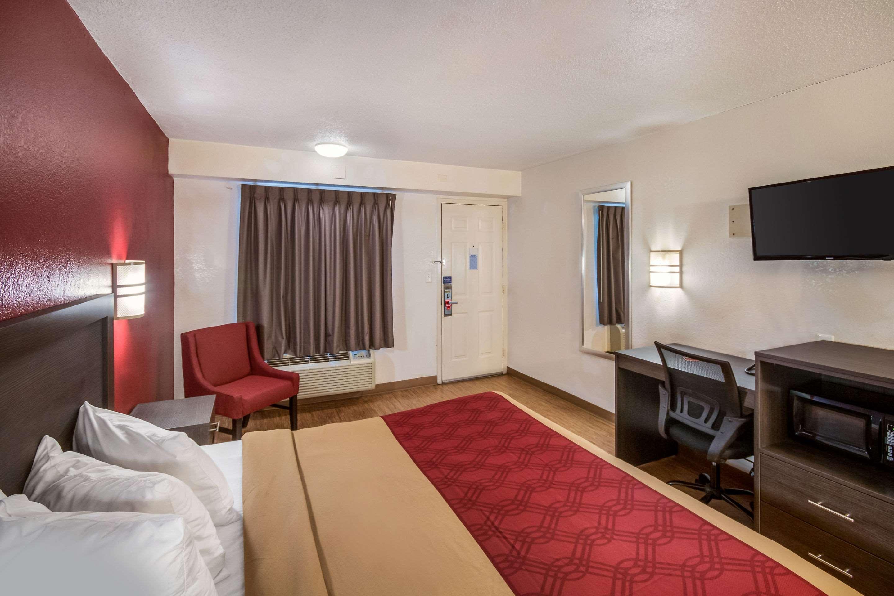 Days Inn By Wyndham Charleston Wv Bagian luar foto